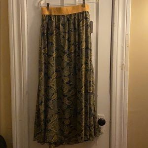 LuLaRoe Lucy - Size Small - NWT 😍
